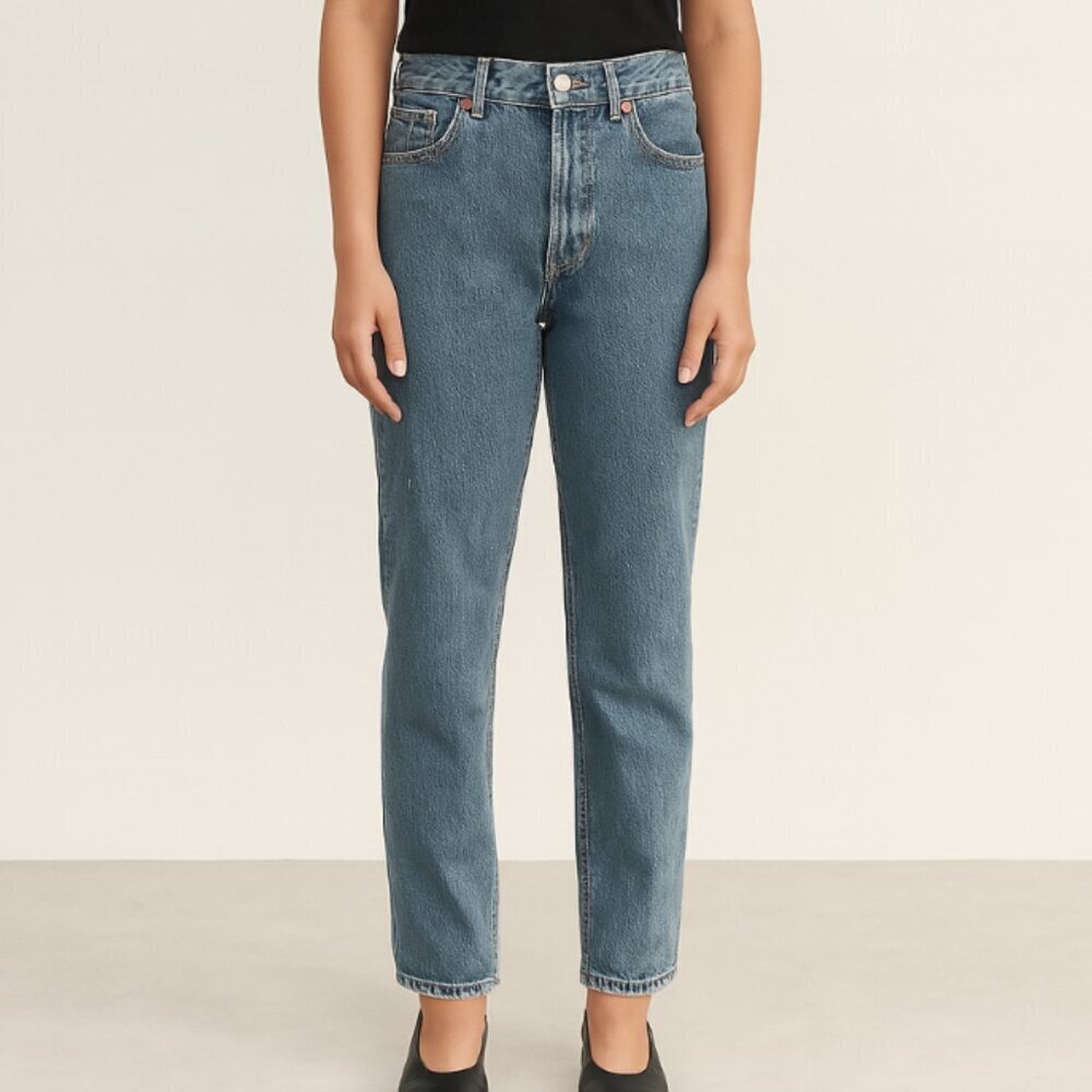 Urban Outfitters Women's BDG Medium Wash Blue Straight Leg High Rise Mom Jeans